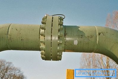 Teräsputkien laippaliitos