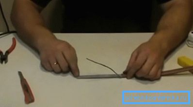 Kuvaruutu taittuu ruutuun Kuvaruutu taittuu ruutuun