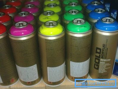 Toinen tehokas vaihtoehto on käyttää graffiti-suihkepurkkeja. Toinen tehokas vaihtoehto on käyttää graffiti-suihkepurkkeja.