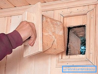 Puinen talo luonnollinen ilmanvaihto estää homeen ja mätänemisen. Puinen talo luonnollinen ilmanvaihto estää homeen ja mätänemisen.