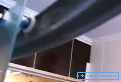 Kiinnitä luukun luukku Kiinnitä luukun luukku