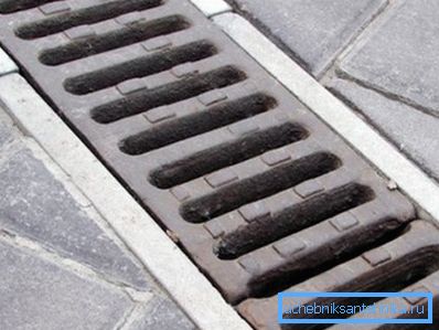 Valokuvan myrskyinen vesi. Valokuvan myrskyinen vesi.