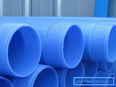 Kuvat PVC-U-putkista.