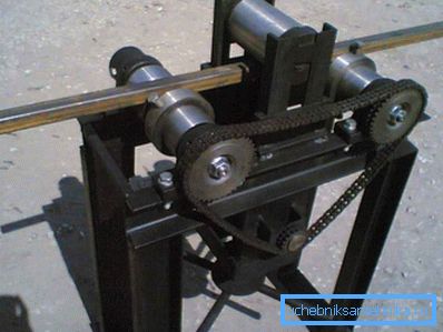 Hydraulinen laite. Hydraulinen laite.