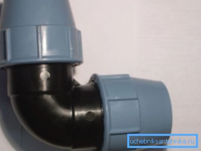 Pakkausnurkkaus polyeteeniputkille