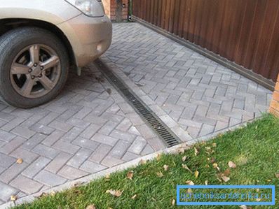Lineaarinen tyhjennys portin edessä