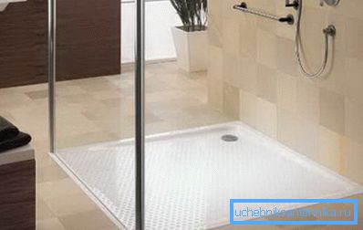 Pieni malli 120x120 lasikotelossa. Pieni malli 120x120 lasikotelossa.