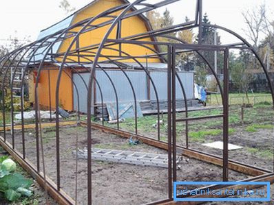 Kuvassa - kehys neliöputkesta Kuvassa - kehys neliöputkesta