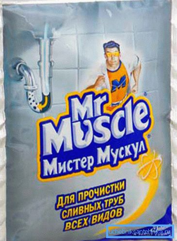 Kuvassa - Mr. Muskul puhdistaa kaikenlaisia ​​viemäriputkia