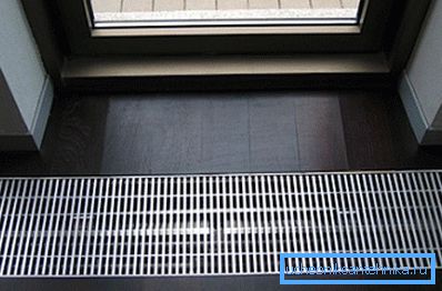 Kuvassa piilotettu lattiakonvektori Kuvassa piilotettu lattiakonvektori
