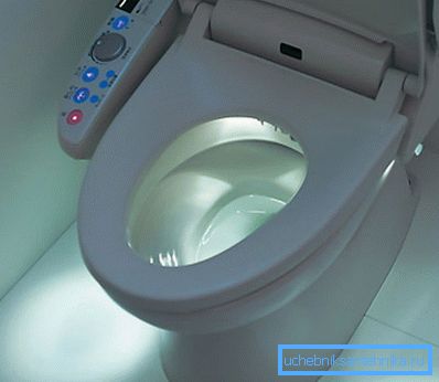 Kuvassa: japanilainen lämmitetty wc ja bidee -toiminto takaavat mukavuuden