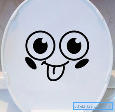 Tarra wc-kannen kannessa Tarra wc-kannen kannessa