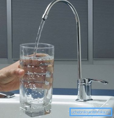 Jotkin järjestelmät edellyttävät erillisen hanan asentamista, joka tuottaa puhdistettua juomavettä