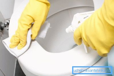 Muista käyttää käsineitä, kun käytät kotitalouksia. Muista käyttää käsineitä, kun käytät kotitalouksia.