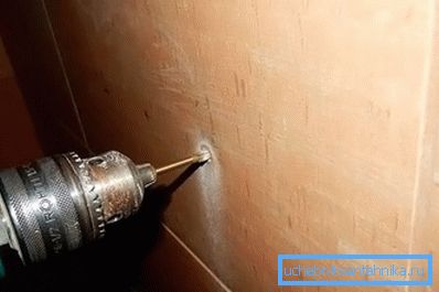 Aukot pesualtaan asennukseen Aukot pesualtaan asennukseen