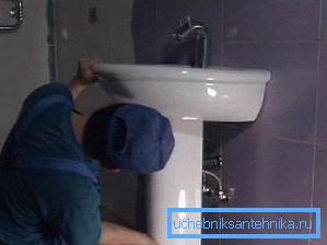 Jalusta yhdistyy viimeiseksi Jalusta yhdistyy viimeiseksi