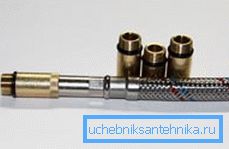 Adapteri M10-M8 sekoittimille, joiden pituus on eri Adapteri M10-M8 sekoittimille, joiden pituus on eri