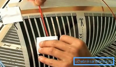 Lämpöanturin liitäntä Lämpöanturin liitäntä