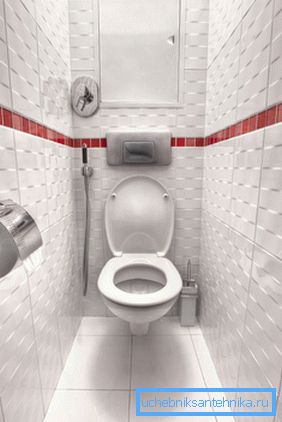 Riippuva wc pienessä wc-huoneessa. Riippuva wc pienessä wc-huoneessa.