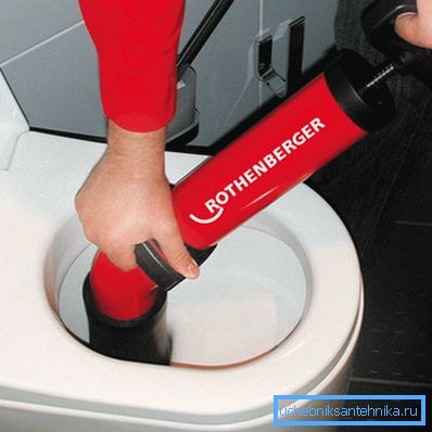 Laite, joka toimii pumpun kaltaisessa toimintaperiaatteessa, luo putkessa painehäviön Laite, joka toimii pumpun kaltaisessa toimintaperiaatteessa, luo putkessa painehäviön