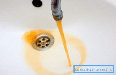 Ruosteinen vesijohtovesi Ruosteinen vesijohtovesi