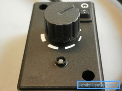 Näin PU-10-ohjauspaneeli näyttää. Näin PU-10-ohjauspaneeli näyttää.