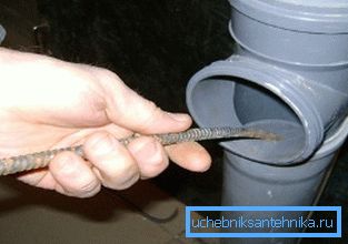 Kaapelia voidaan käyttää myös nousuputken tukossa. Kaapelia voidaan käyttää myös nousuputken tukossa.
