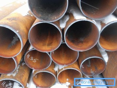 Putki 325x8 mm varastossa