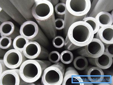 Polymeeriputket korvaavat metallin monilla rakentamisalueilla Polymeeriputket korvaavat metallin monilla rakentamisen alueilla