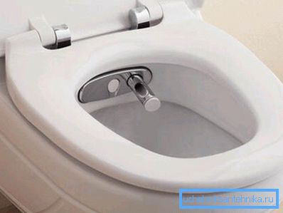 Kaksiosainen bidee-wc - kätevä muotoilu oman puhtauden säilyttämiseksi Kaksiosainen bidee-wc - kätevä muotoilu oman puhtauden säilyttämiseksi