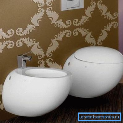 WC ja bidee ovat munanmuotoisia