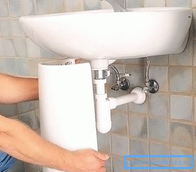 Jalustan asennus Jalustan asennus