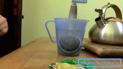 Sitruunahappoliuoksessa Sitruunahappoliuoksessa