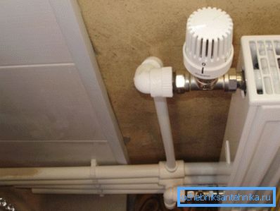 Vertikaalisesti asennettu termostaatti Vertikaalisesti asennettu termostaatti