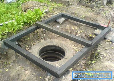 1239 Cesspool sijaitsee kaukana rakennuksista